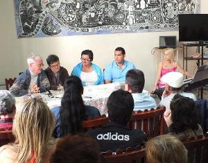 Trabajadores de la Web de Cadena Agramonte presentan multimedia en la UNEAC en Camagüey.