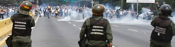 Dos militares heridos durante protestas violentas en Venezuela