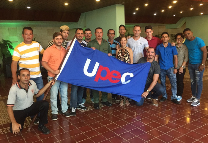 Abanderan equipo camagüeyano al Campeonato Nacional de Softbol de la Prensa