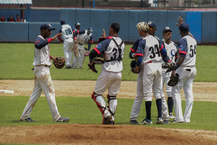 Toros de Camagüey enfrentan en su feudo a los Tigres avileños
