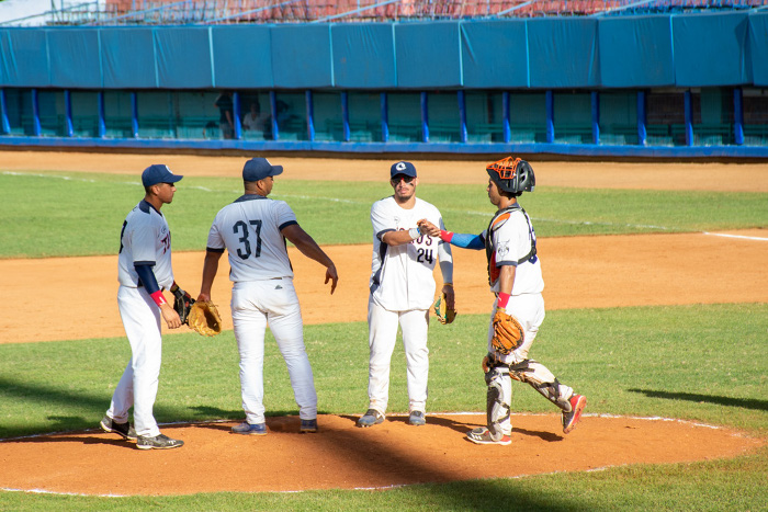 Reconocen a integrantes más destacados del equipo de béisbol de Camagüey (+ Posts y Video)