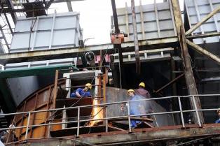 Titánico es el esfuerzo que realizan las brigadas que laboran en la reparación capital de la termoeléctrica 10 de Octubre