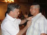 Juglar Estrada Carrasco mereció la Orden Lázaro Peña de Tercer Grado por sus méritos en el sector azucarero. Condecoran a trabajadores destacados en Camagüey