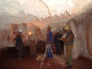 Espeleólogos en la Gran Caverna (+Galería )