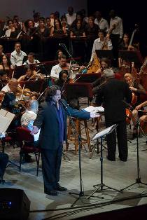 Augusto Enríquez: dos gustos en una canción 