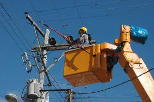 Foto: Tomada de radiosantacruz.icrt.cu tabajador_electrico