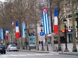 Presidente de Cuba recibido con ceremonia oficial en Paris