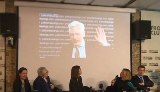 Assange insta a Reino Unido y Suecia a acatar fallo de panel de ONU