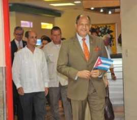 El mandatario costarricense fue recibido en el Aeropuerto Internacional José Martí por el viceministro de Relaciones Exteriores, Rogelio Sierra Presidente de Costa Rica visita Cuba para fortalecer relaciones