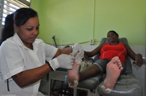 El servicio de podología es muy bien recibido en la Sala de Rehabilitación. 