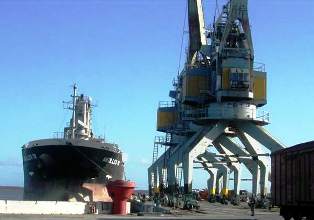 Puerto de Nuevitas reporta eficiencia en descarga de buques