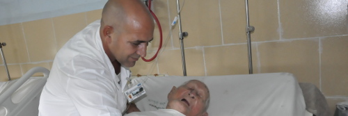Anciano de 106 años operado de cadera en Camagüey