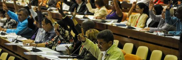 Parlamentarios cubanos analizan temas de la educación
