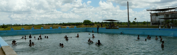 Piscina universitaria: excelente oferta para veranear