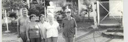 Fidel se me acerco y me dijo al oído...