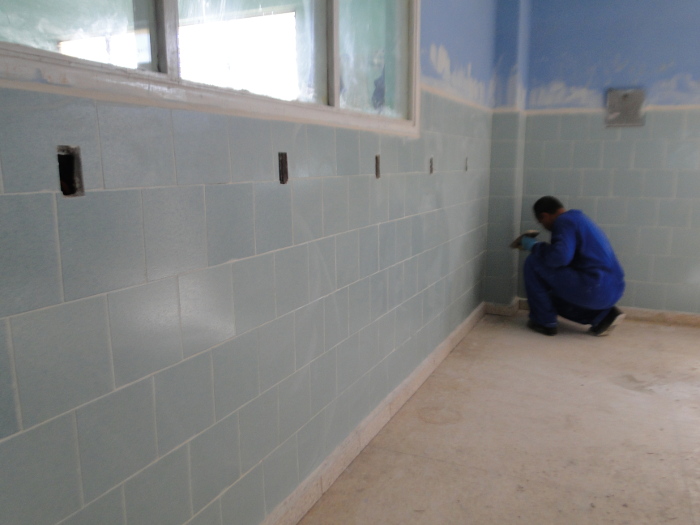 En el Hospital Universitario Manuel Ascunce Domenech, varias son los cubículos de la sala de cirugía que se han reparado. En ellos trabajan varias empresas del territorio como la Empresa de Telecomunicaciones de Cuba, (ETECSA), Materias Primas entre otras. Foto:Orlando Seguí Aguilar/Adelante