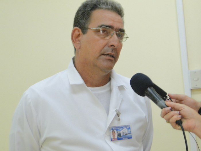 El DrC. Humberto González Duarte, director general de este hospital, agregó que todas estas inversiones se piensan para mejorar el servicio de la radio terapia, el cual se ofrece además a las provincias de Ciego de Ávila y Las Tunas.  Foto:Orlando Seguí Aguilar/Adelante
