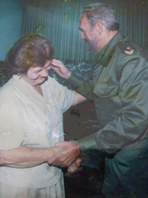 Siente el orgullo de haber estrechado las manos y de haber hablado con Fidel. Fotocopia:Enrique Atiénzar Rivero/Adelante 