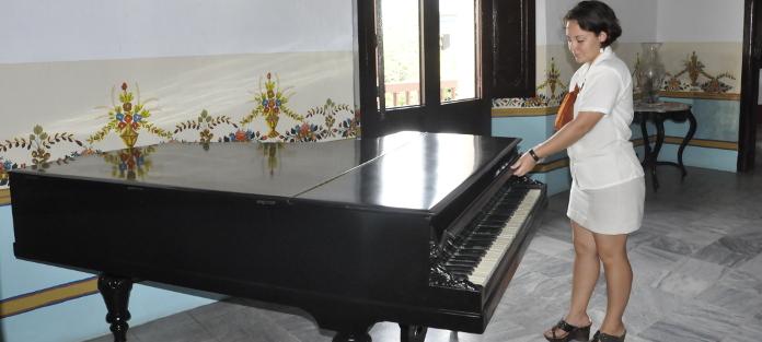 Restauran piano de  Amalia Simoni