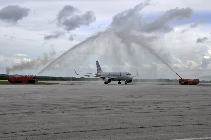Como parte del aún largo camino en pos de lograr la normalización en las relaciones entre Cuba y Estados Unidos, tocó suelo camagüeyano el Airbus 319 de American Airlines procedente de Miami, el 9 de septiembre de 2016. Foto: Otilio Rivero Delgado/Adelante/Archivo