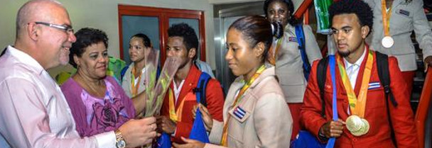 En Cuba atletas paralímpicos y sus 15 medallas