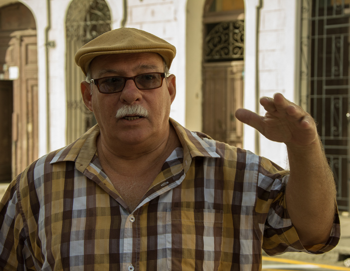 La Avellaneda en un escultor: “Me seduce la poesía”