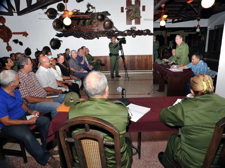 Tomada de cubadebate.cu Precisa Raúl acciones en Baracoa