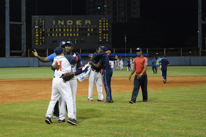 Histórica clasificación de Camagüey a segunda ronda de la pelota cubana
