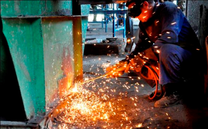 Constructores camagüeyanos apoyan reparaciones en central Batalla de las Guásimas de Vertientes