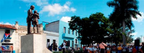 Mujer camagüeyana en primera línea contra el bloqueo