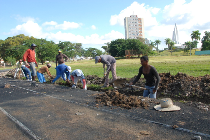 Agua, ladrillo y cemento... para el deporte camagüeyano 