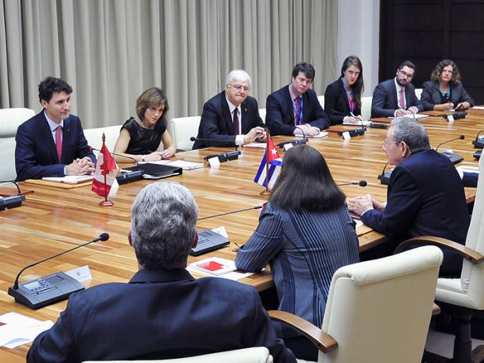 Foto: Tomada de granma.cu Recibió Raúl al Primer Ministro de Canadá