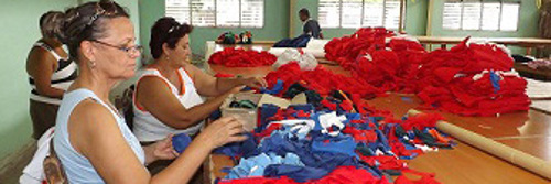 Trabajadores de Industria Deportiva de Florida asumen retos productivos adicionales