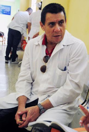 Dr. Juan Carlos Vega Méndez, subdirector del hospital Amalia Simoni