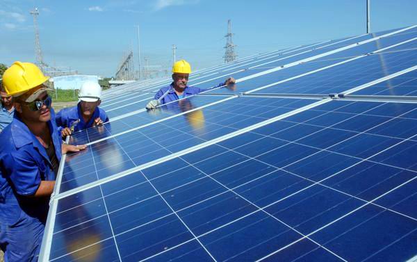 Para que funcione un parque fotovoltaico es esencial el montaje de paneles solares.Foto:Tomada de www.radiorebelde.cu
