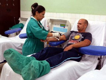 Donaciones de sangre organizadas por la Dirección Provincial de Salud, y los Comités de Defensa de la Revolución (CDR), en el Banco Provincial de Sangre de Camagüey. 
