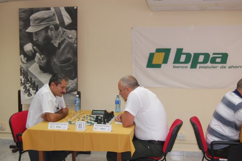 Trabajadores bancarios apuestan por el ajedrez (+ Video)