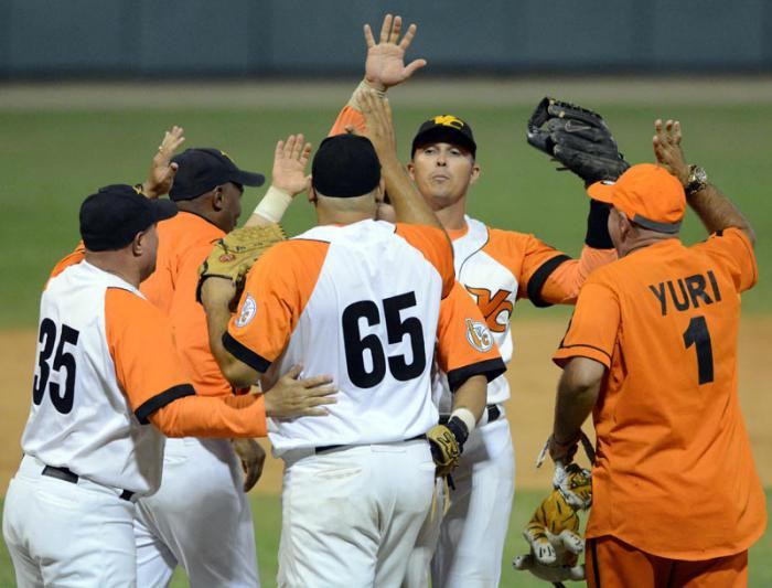 Iguala Villa Clara con Ciego de Ávila semifinal beisbolera