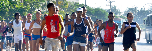 Adelante invita a correr maratón popular