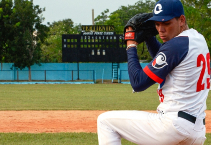 Yariel Rodríguez, uno de los excelentes abridores agramontinos. Foto: tomada de www.periodico26.cu Barre Camagüey en sub 23