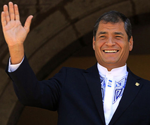 Condecoran a Rafael Correa con Orden José Martí