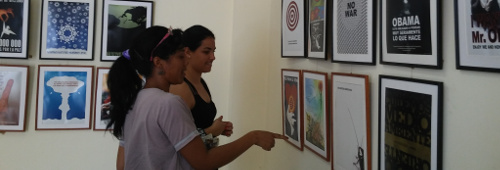 Exposición intinerante: Carteles por la Paz en Adelante