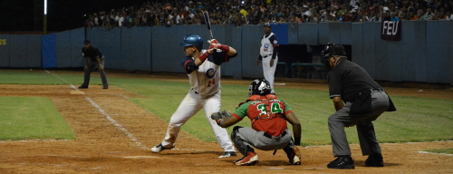 Trío de Toros a Torneo de béisbol de Rotterdam