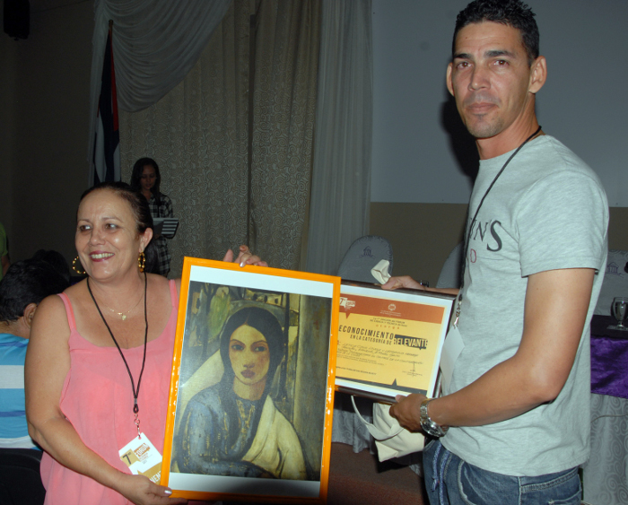 Premian trabajos en fórum científico técnico