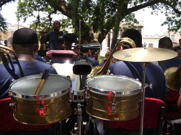  Retreta matutina como tributo (+ Galería)