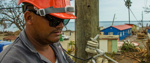 Listos trabajadores eléctricos para enfrentar huracán Irma