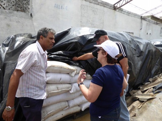 A recuperar cada fábrica y aprovechar cada producto que estaba almacenado llamó en Camagüey la ministra de la Industria Alimentaria. Foto: del autor En Camagüey a recuperar cada fabrica
