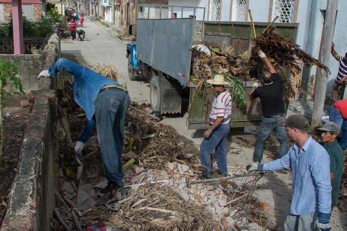 Todos a tirar lo malo a la basura