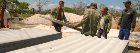 Comenzó la venta de materiales a damnificados