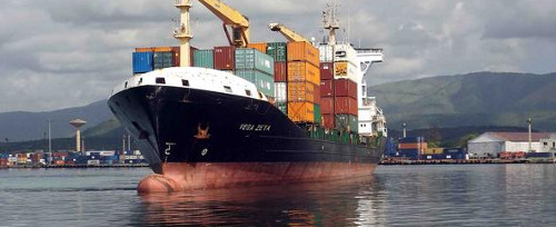 Llegó a Cuba barco de Panamá con ayuda para damnificados del huracán Irma